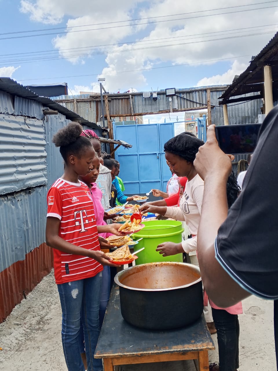 84,000 hot meals served in 2025